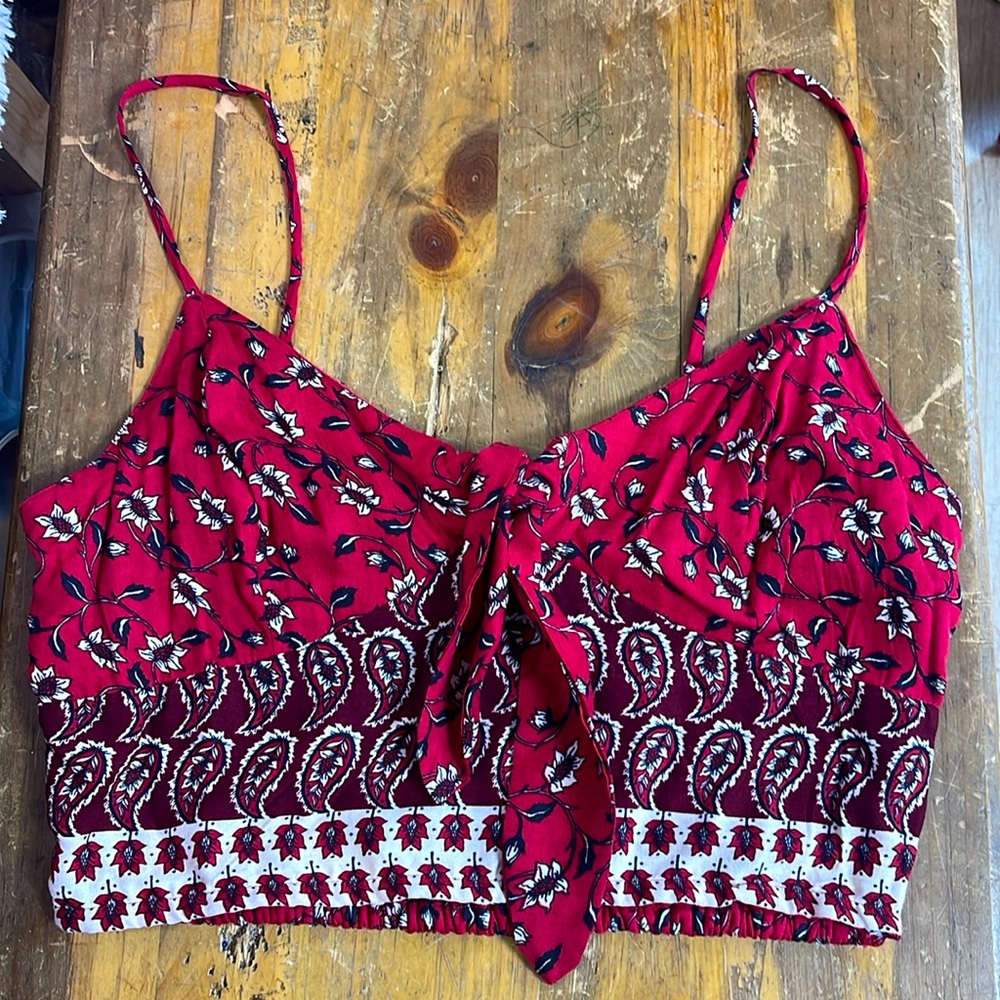 This crop top is super cute♥️